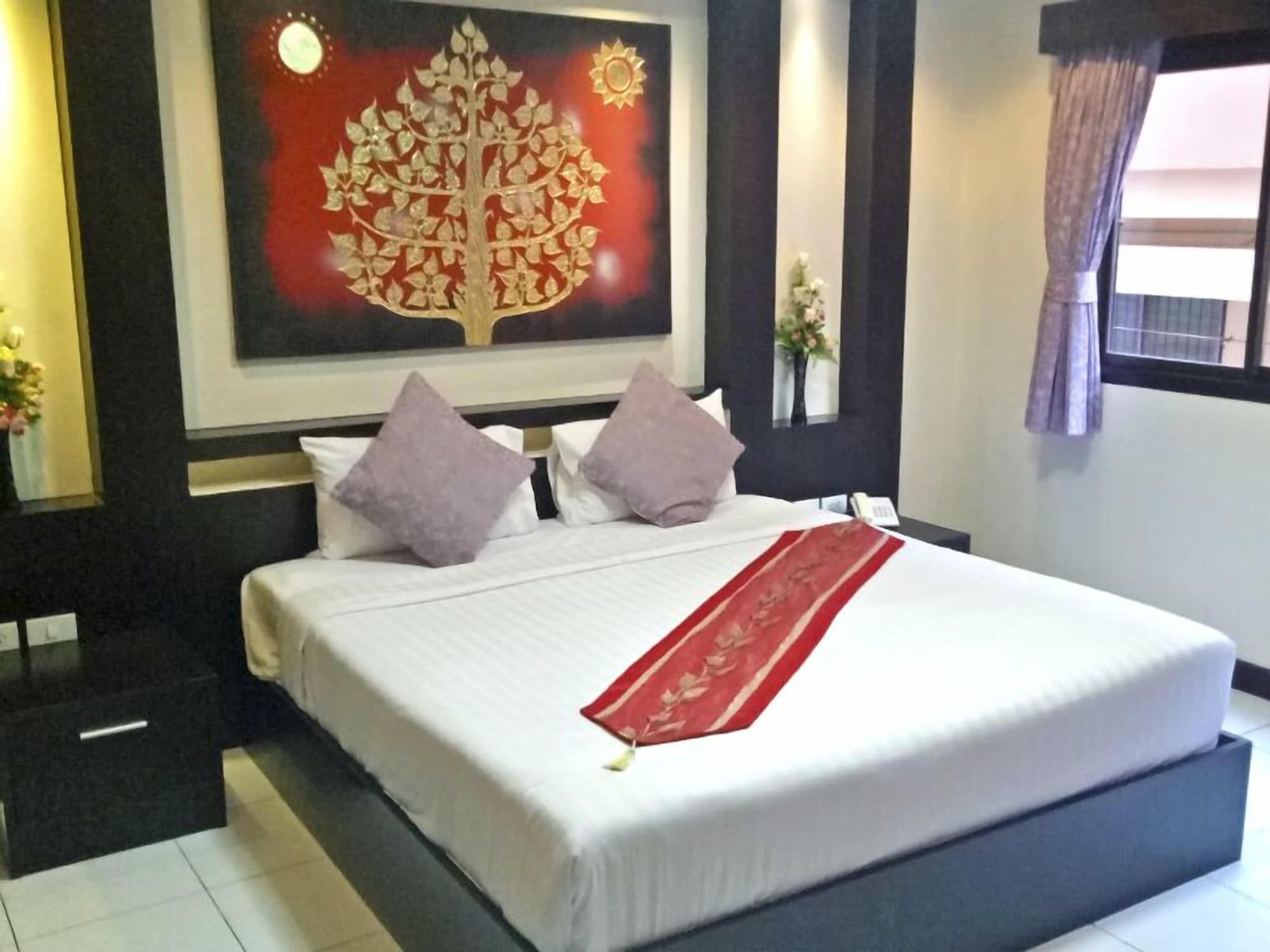 Zip Hotel & Restaurant Pattaya Extérieur photo